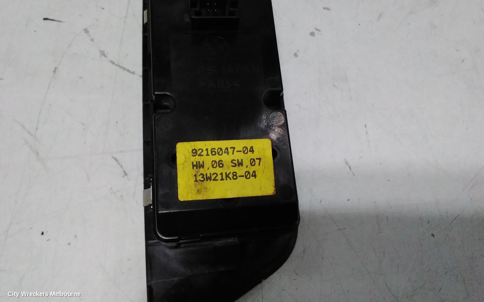 BMW X1 PWR DR WIND SWITCH, RH FRONT (MASTER SWITCH), W/ FOLDING SWITCH TYPE, E84, 04/2010 - 07/2015 - Image 2