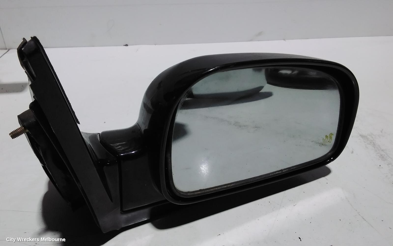 HYUNDAI SANTA FE RIGHT DOOR MIRROR, SM, POWER, BLACK, 11/2000 - 11/2005 - Image 1
