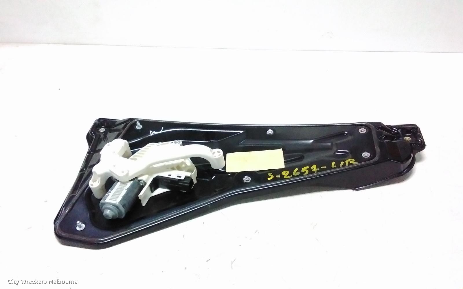 LAND ROVER DISCOVERY LEFT REAR WND REG/MOTOR, L319,10/2009 - 12/2016 - Image 1