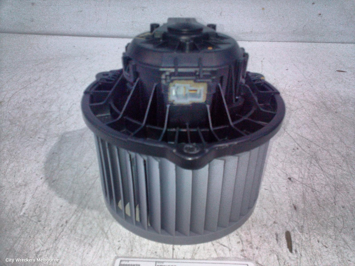 KIA STINGER HEATER FAN MOTOR, CK, 06/2017 - 04/2023 - Image 3