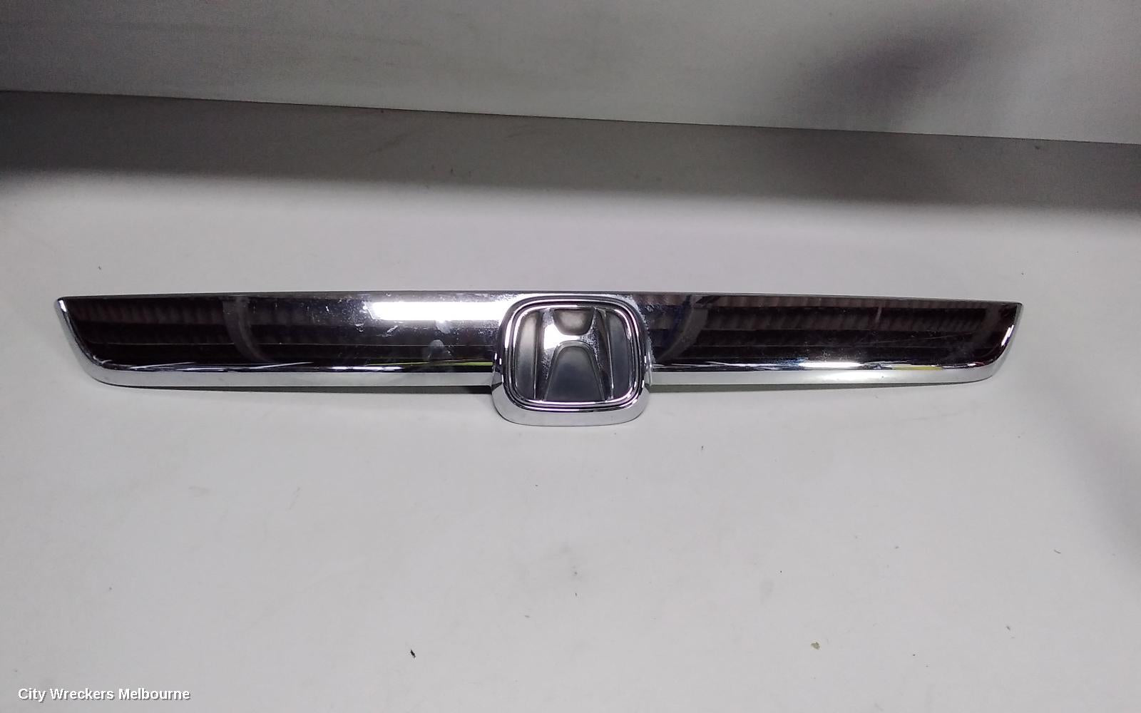 HONDA CRV REAR GARNISH, RE, 03/2007 - 10/2012 - Image 1