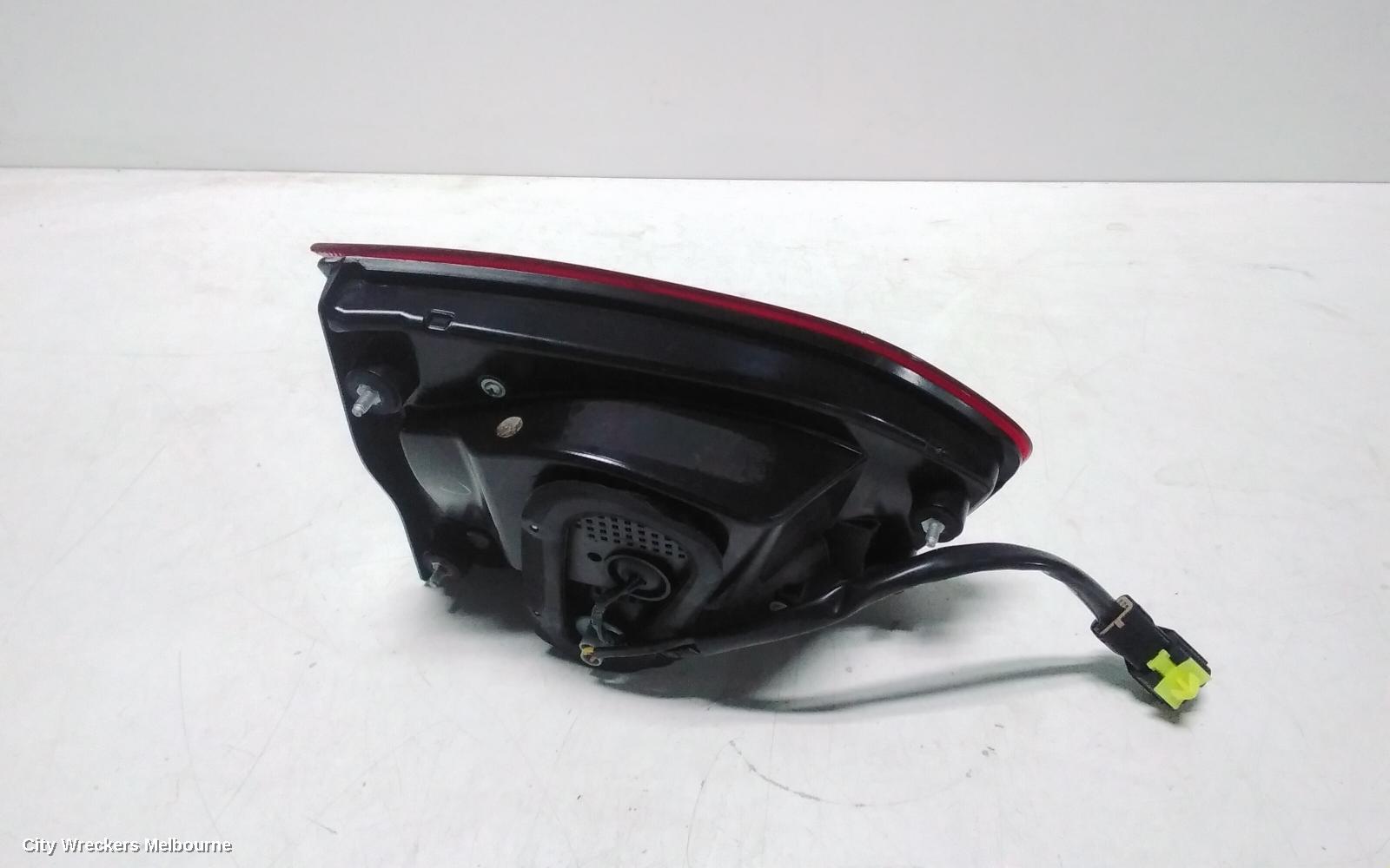 LDV G10 REAR GARNISH, TAILGATE LAMP (RH SIDE), WAGON, SV7A, 04/2015 - 08/2022 - Image 3