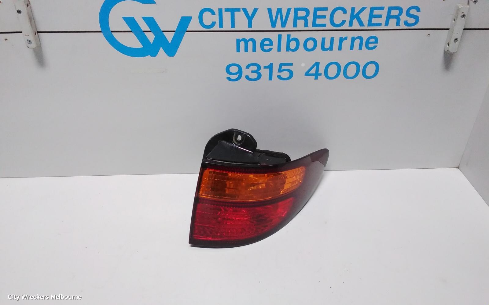 TOYOTA TARAGO RIGHT TAILLIGHT, ACR30 (JAP TYPE), 06/2000 - 06/2003 - Image 1