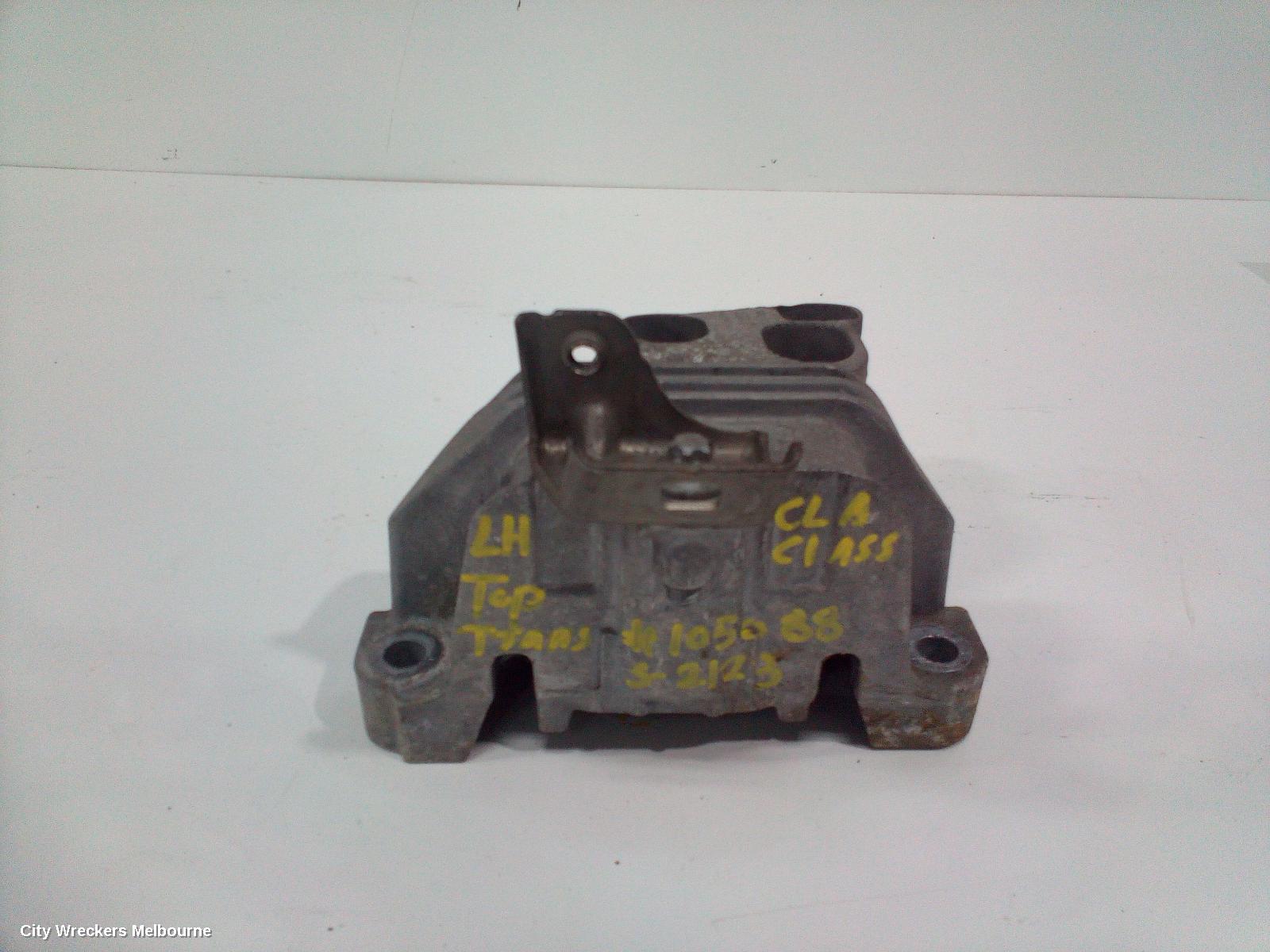 MERCEDES CLA CLASS MOUNT, ENGINE MOUNT, PETROL, 1.6, TURBO, C117/X117, CLA200, 270.910 CODE, 10/2013 - 01/2019 - Image 1