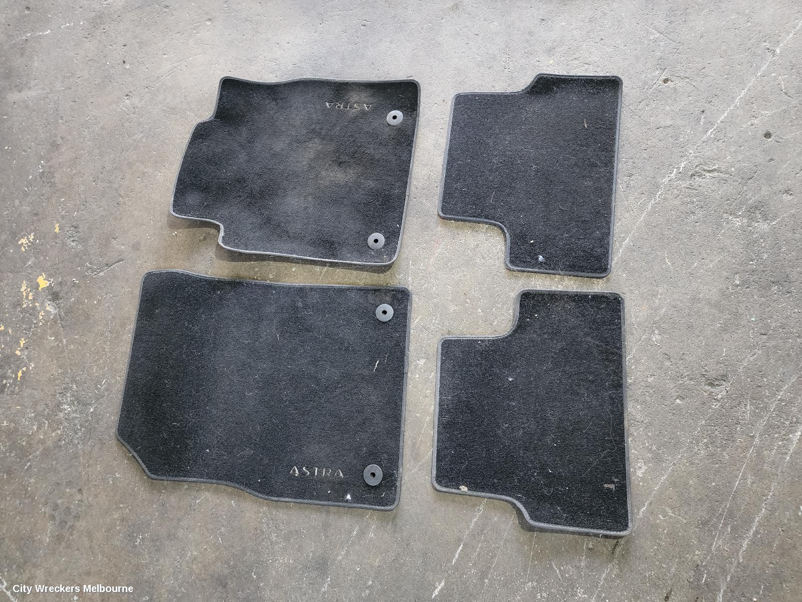 HOLDEN ASTRA FLOOR MATS, PJ, GTC, 12/2014 - 01/2017 - Image 2