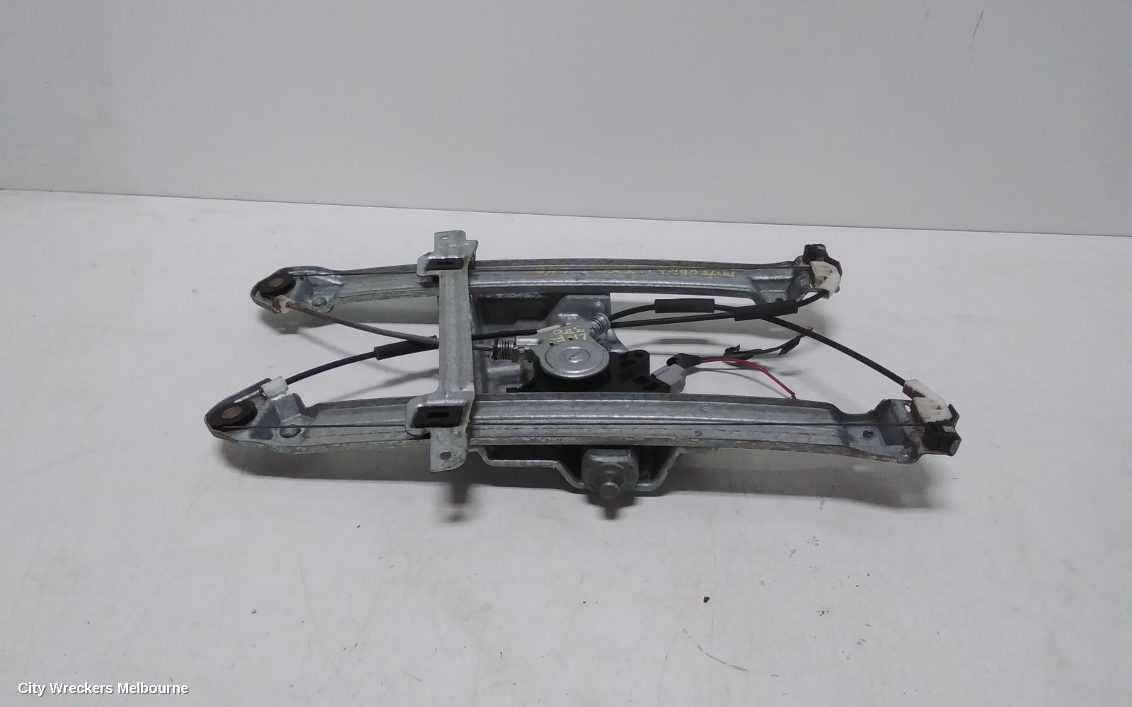 MITSUBISHI 380 LEFT FRONT WINDOW REG/MOTOR, DB, ELECTRIC, 09/2005 - 03/2008 - Image 1