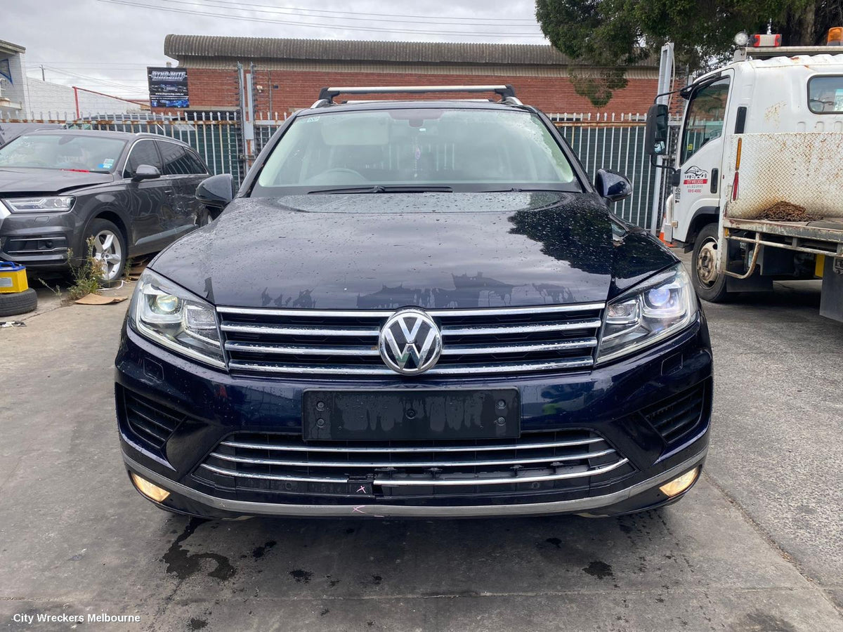 VOLKSWAGEN TOUAREG JACK/TOOL KIT, 7P, 07/2011 - 04/2018 - Image 1