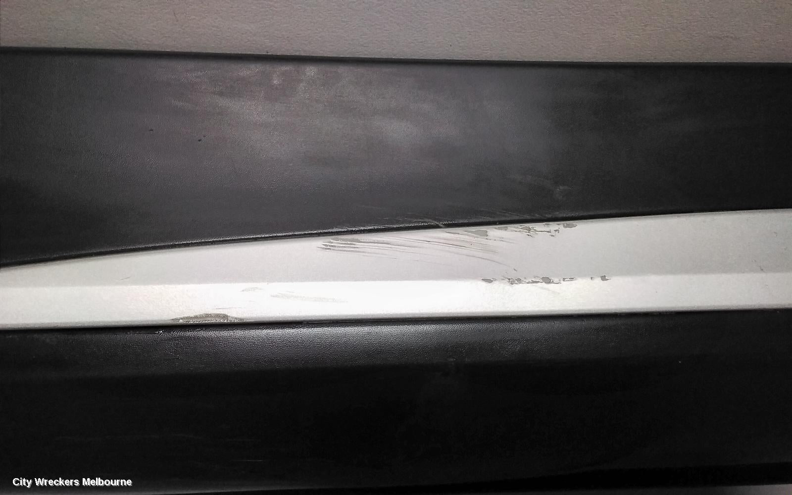 MITSUBISHI ECLIPSE CROSS DOOR MOULD, LHF LOWER DOOR MOULD   SMALL SCRATCH ON THE SILVER PART CHECK PHOTOS: 73007, GEN 1, 11/2017 ONWARDS - Image 3