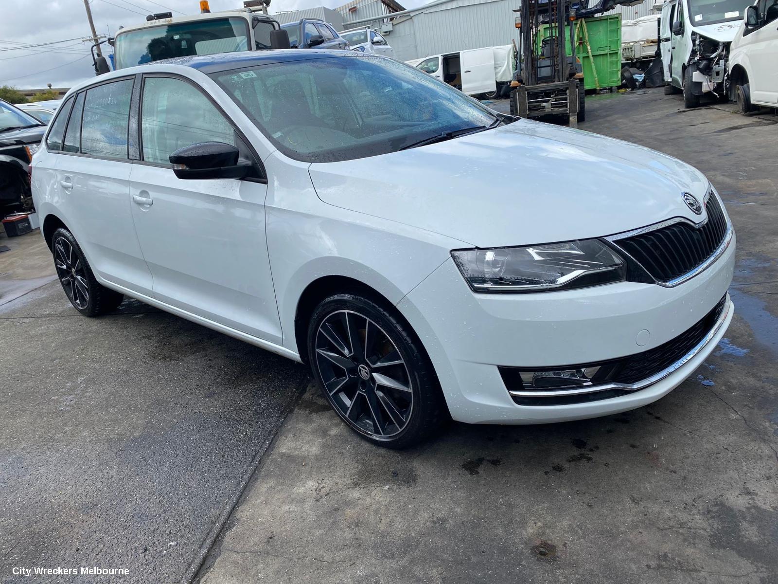 SKODA RAPID PARCEL SHELF CARGO BLIND, NH, 05/2014 - 12/2020 - Image 2