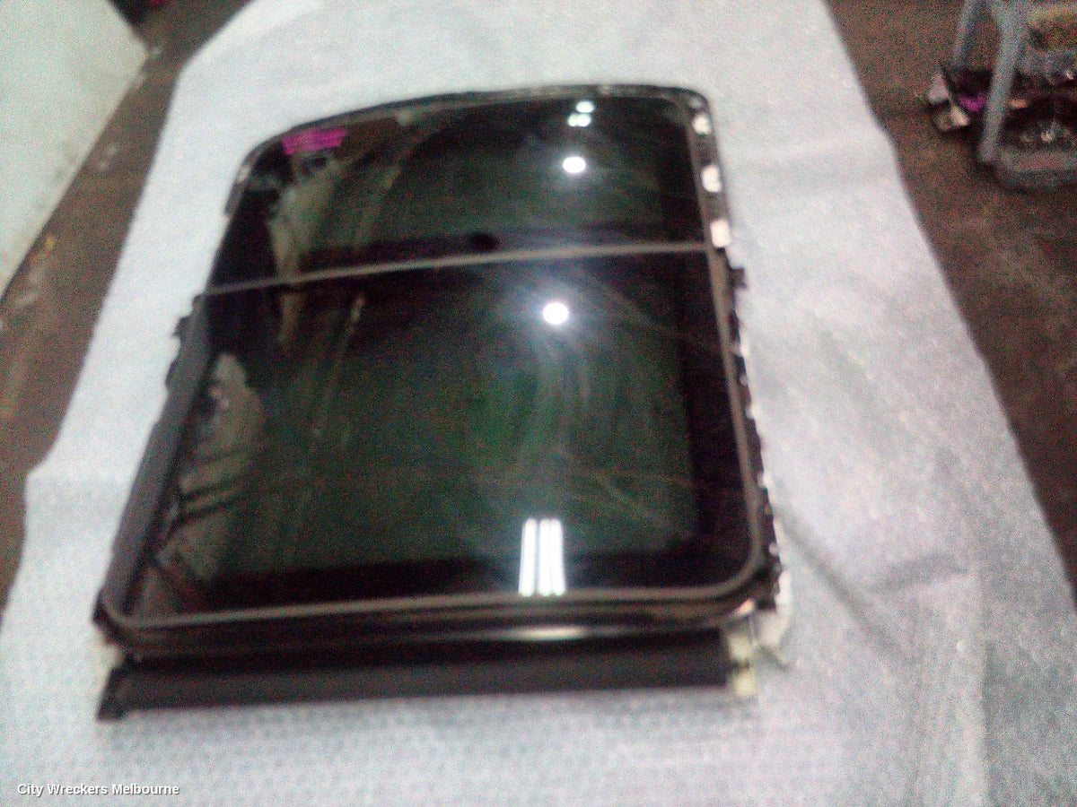 MITSUBISHI OUTLANDER ROOF GLASS/SUNROOF/T, ZM, 08/2021 ONWARDS - Image 2