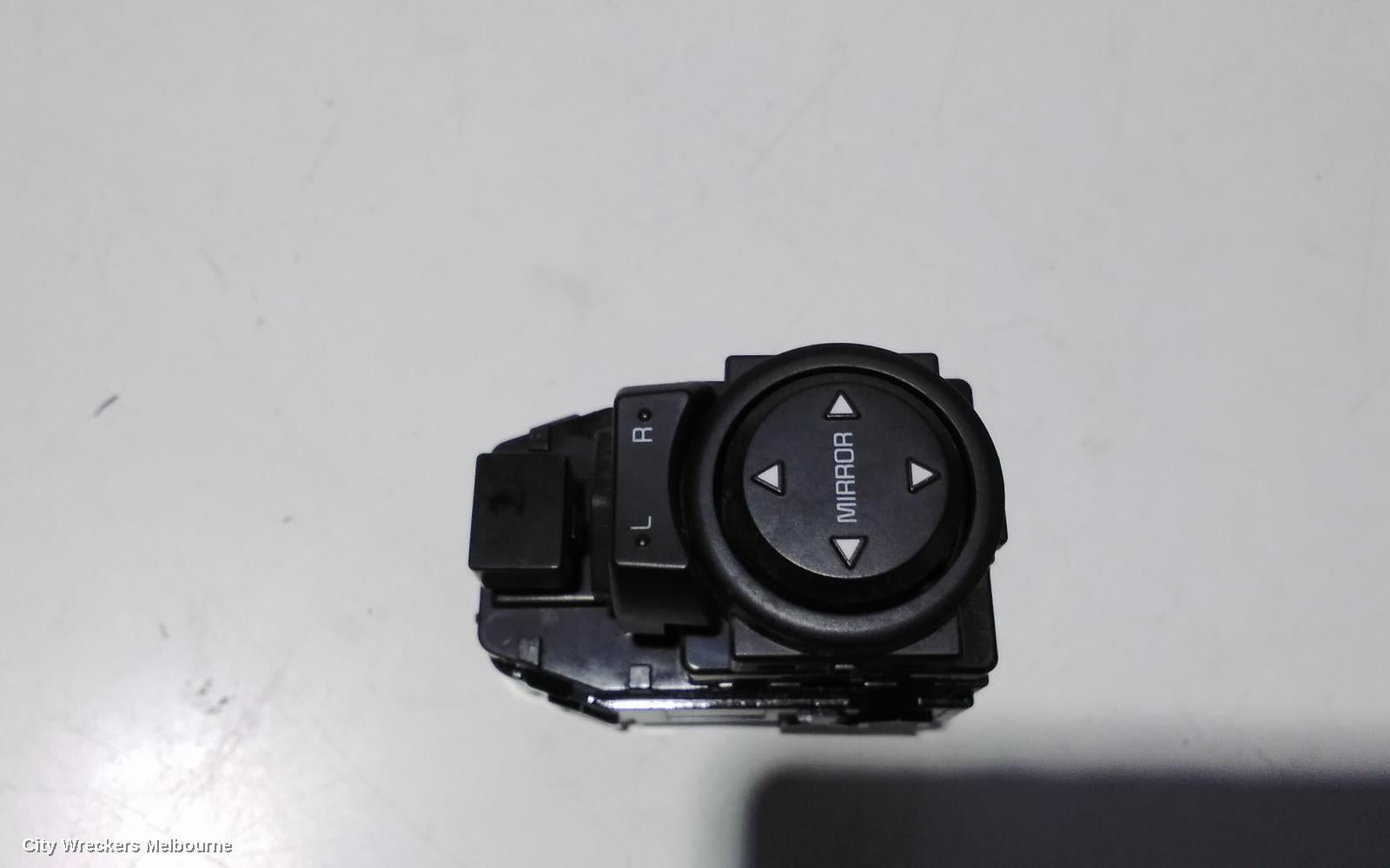 KIA RIO, YB, 12/2016 - 06/2023, MIRROR SWITCH: 88653 - Image 2