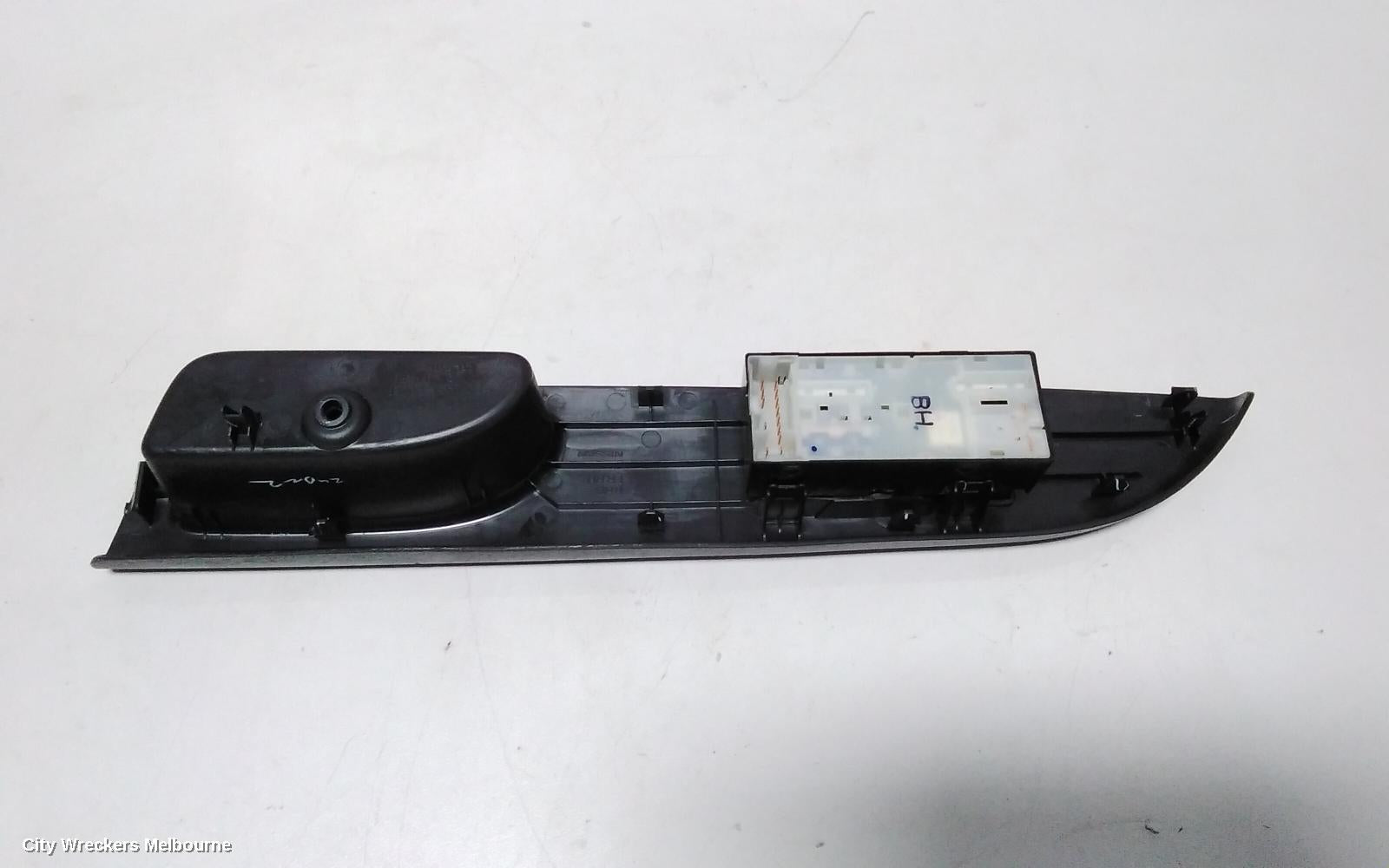 NISSAN MICRA PWR DR WIND SWITCH, RH FRONT, MASTER FRONT DOORS ONLY, K13, 11/2010 - 12/2016 - Image 3