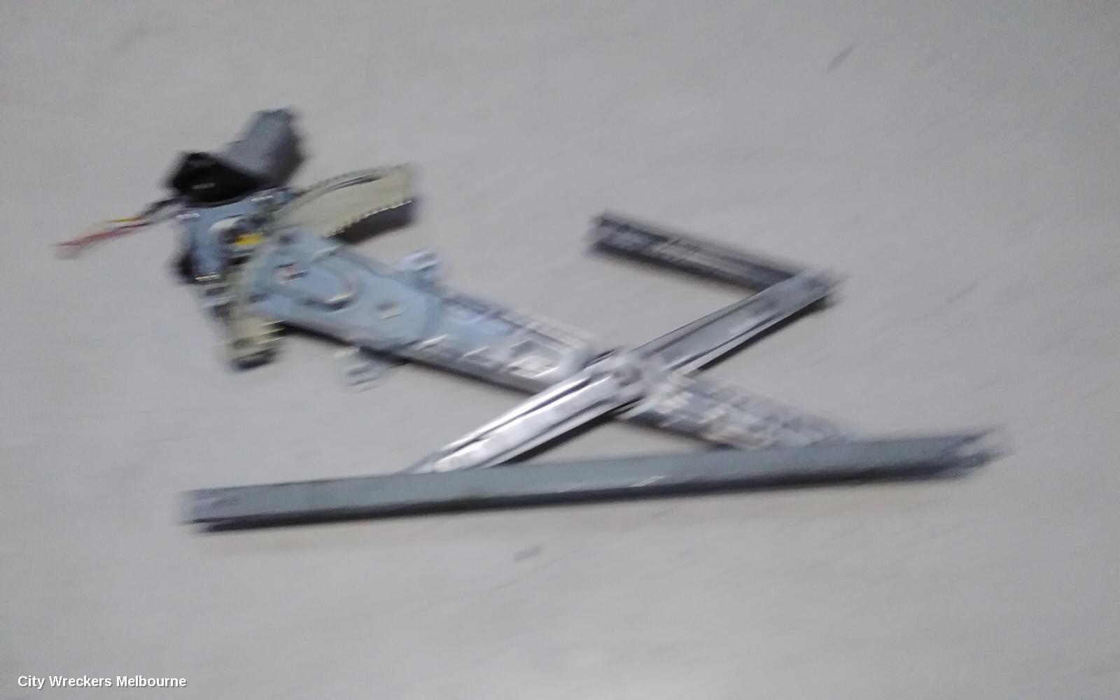 NISSAN MICRA LEFT FRONT WINDOW REG/MOTOR, K13, POWER, 11/2010 - 12/2016 - Image 2