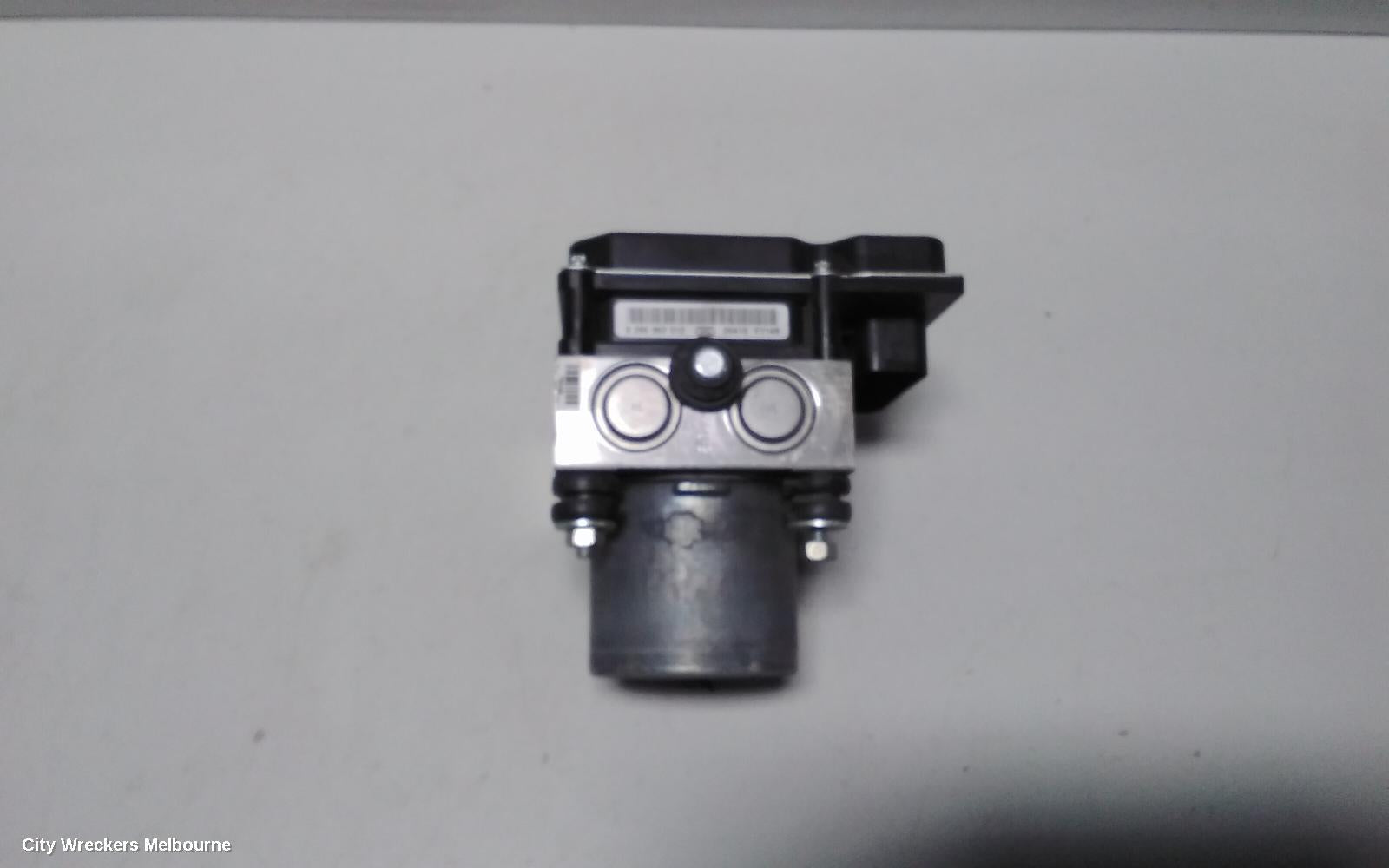 HOLDEN COMMODORE ABS PUMP/MODULATOR, VE, W/ TRACTION CONTROL TYPE, 09/2010 - 04/2013 - Image 2