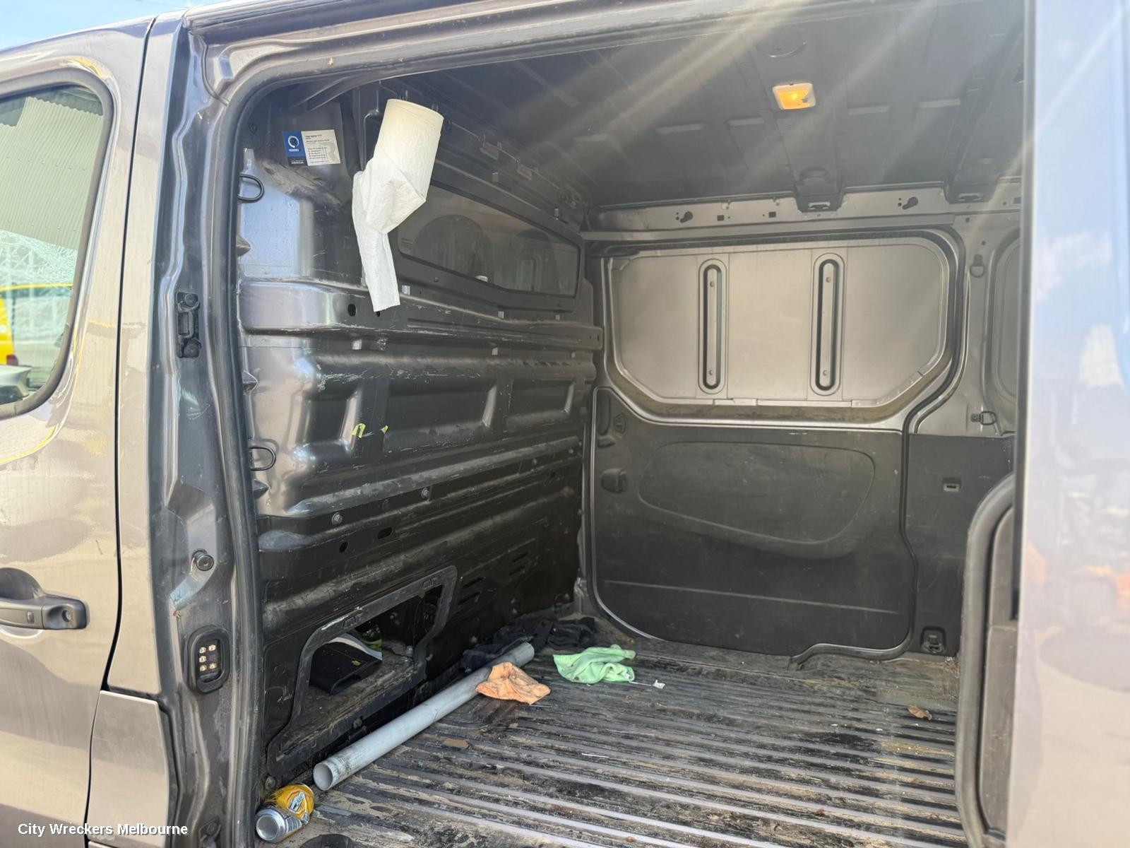 RENAULT TRAFIC CARGO BARRIER, X82, 01/2015 ONWARDS - Image 2