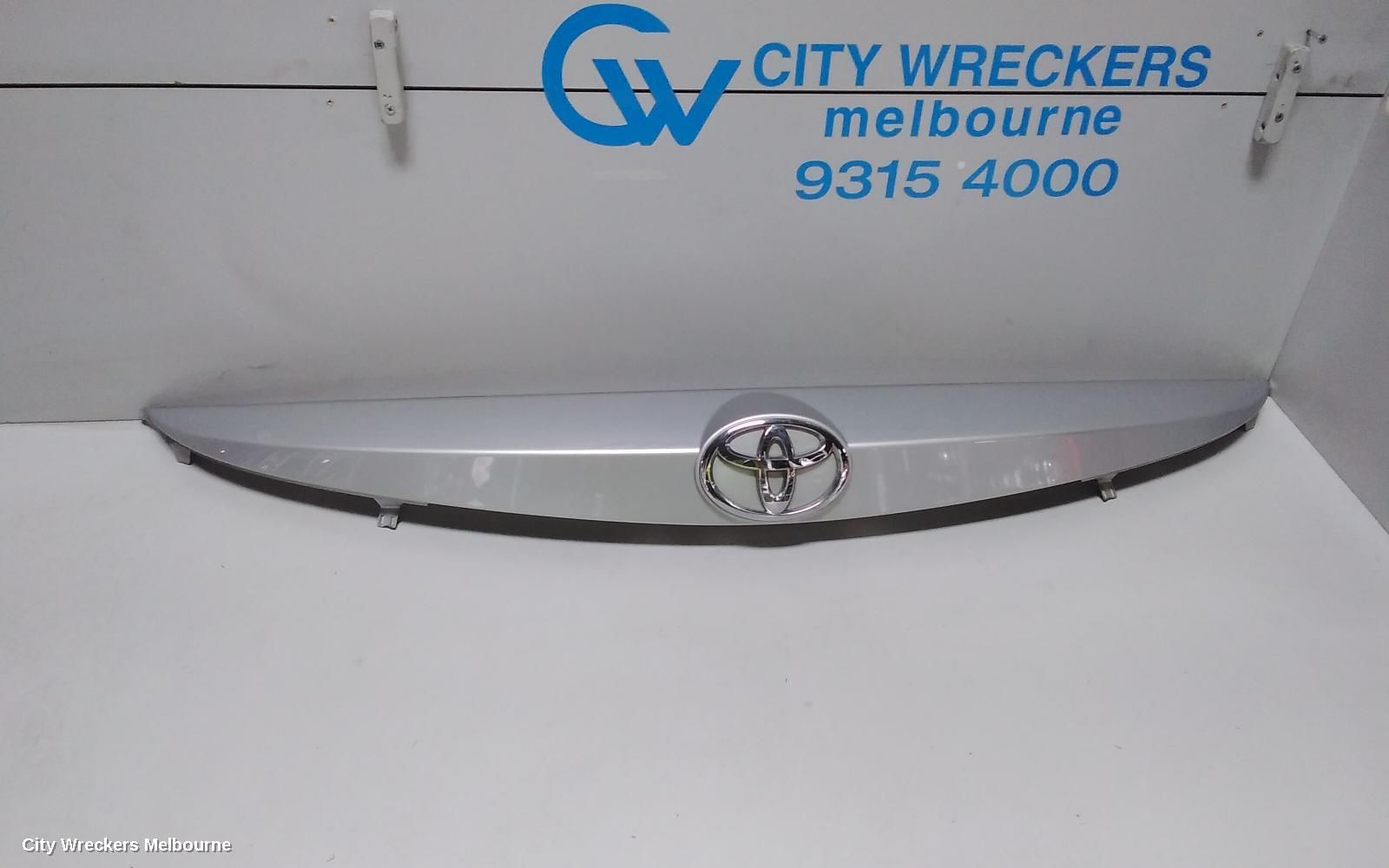 TOYOTA COROLLA REAR GARNISH, TAILGATE GARNISH (CENTRE), ZRE182R, HATCH, 10/2012 - 03/2015 - Image 1