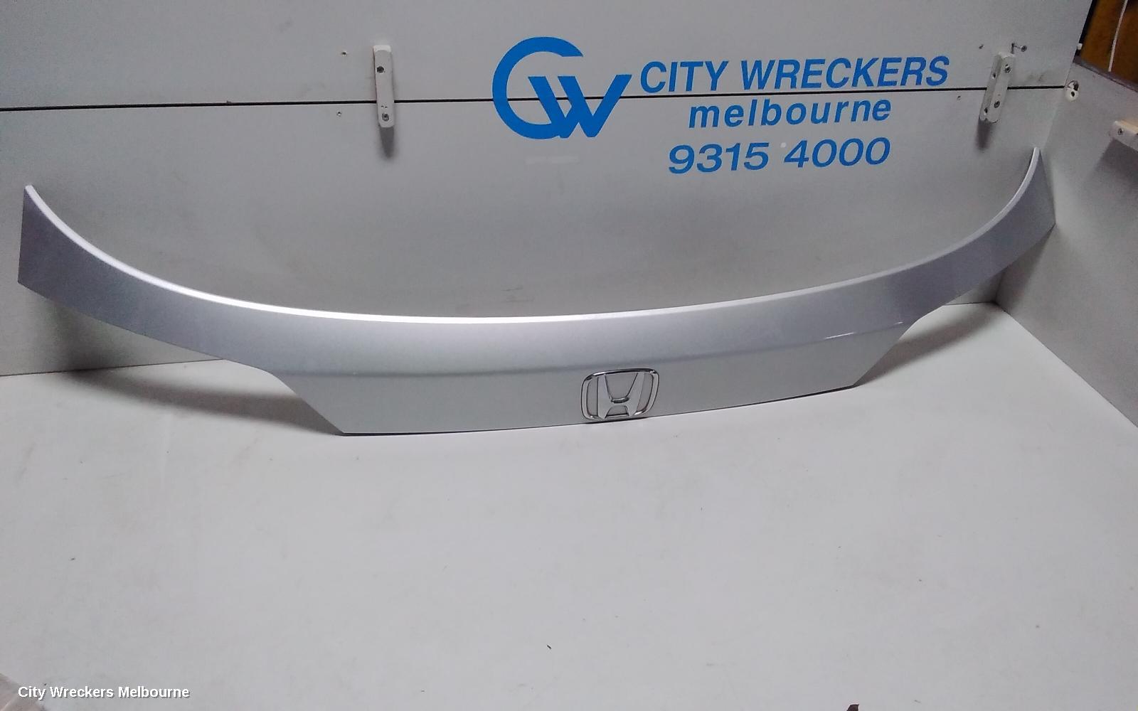 HONDA HRV REAR GARNISH, TAILGATE GARNISH (CENTRE), RU5, 12/2014 - 06/2018 - Image 1