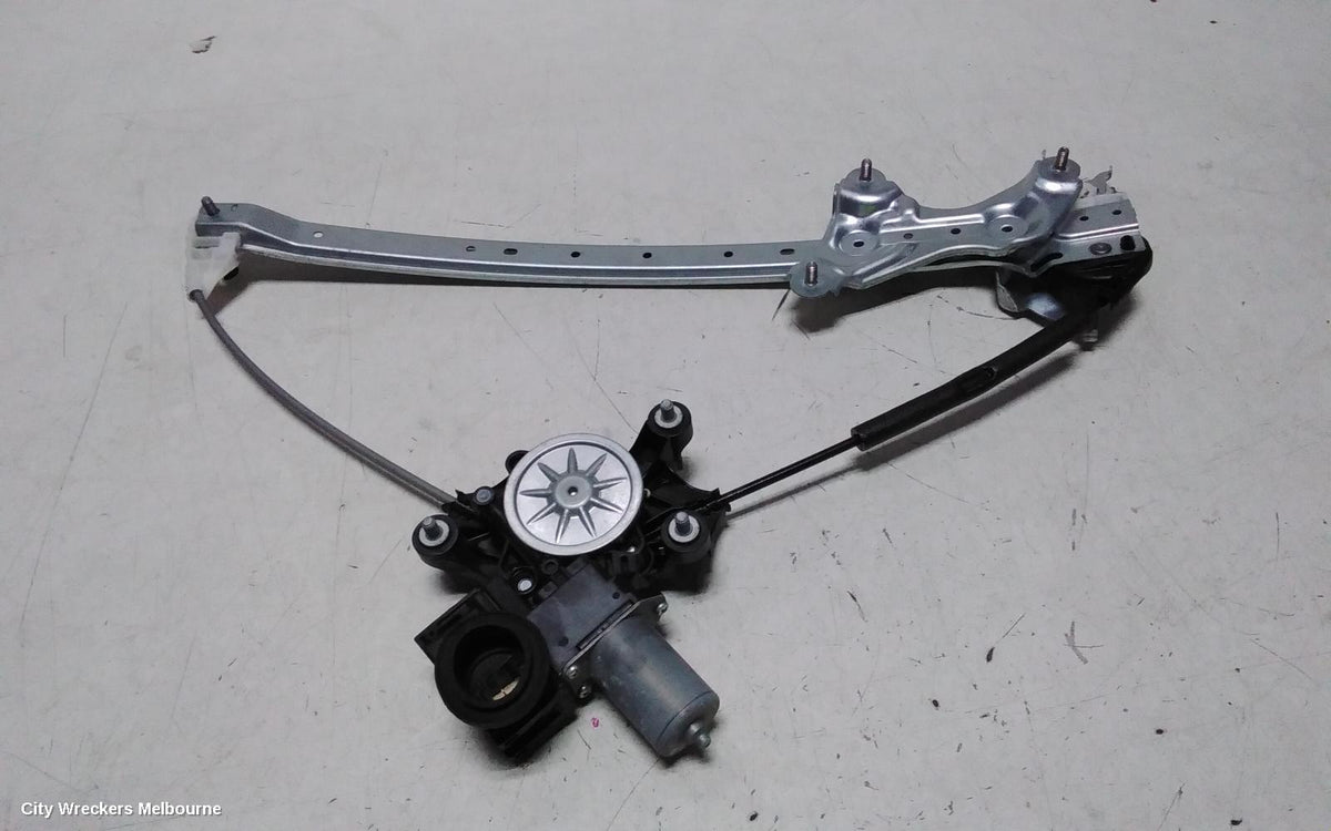 TOYOTA COROLLA LEFT FRONT WINDOW REG/MOTOR, E210, 07/2018 ONWARDS - Image 3