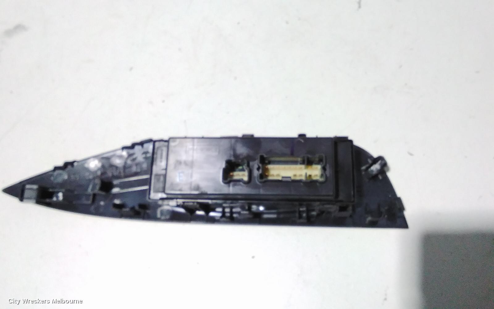 NISSAN QASHQAI PWR DR WIND SWITCH, RH FRONT (MASTER SWITCH), EARLY TYPE (ONLY DRIVERS DOOR AUTO TYPE), J11, 06/2014 - 06/2017 - Image 3
