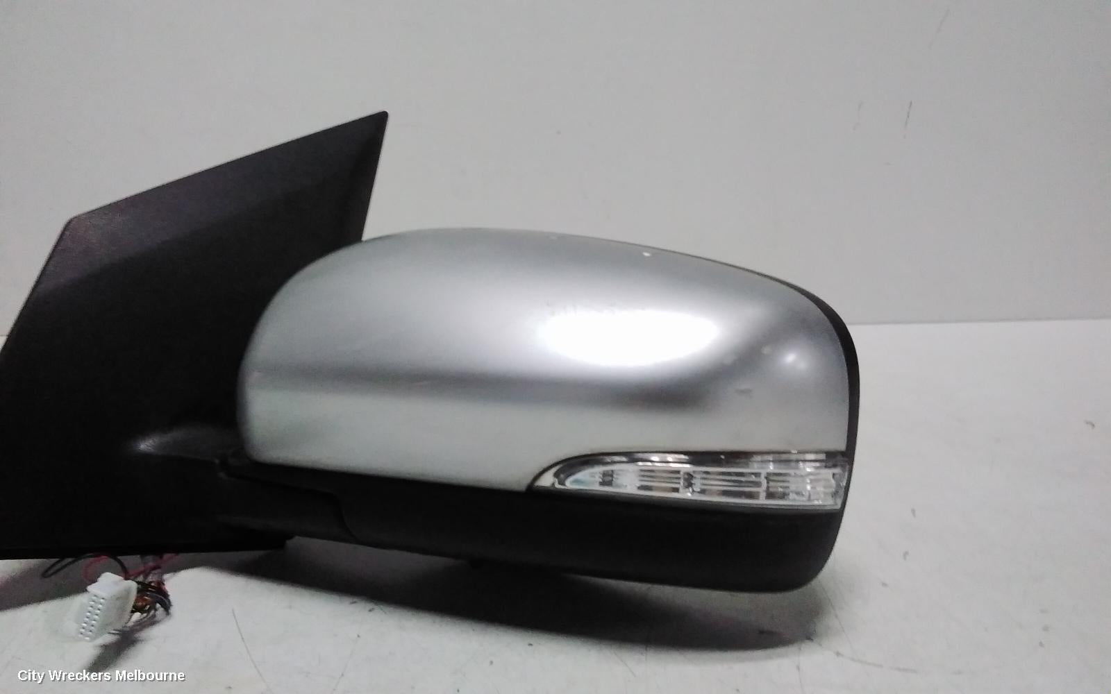RENAULT KALEOS LEFT DOOR MIRROR, H45, MANUAL FOLD, COLOUR CODED TYPE, NON HEATED & NON BLIND SPOT TYPE, 09/2013 - 04/2016 - Image 3