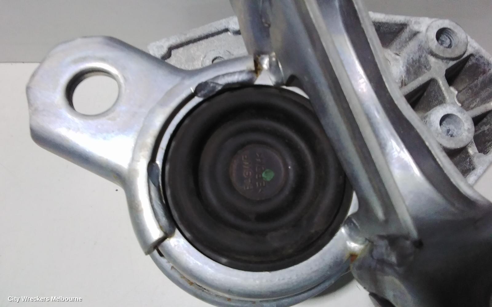 LAND ROVER DISCOVERY SPORT MOUNT, ENGINE MOUNT, DIESEL, 2.0, TURBO, L550, 07/2016 - 06/2019 - Image 3