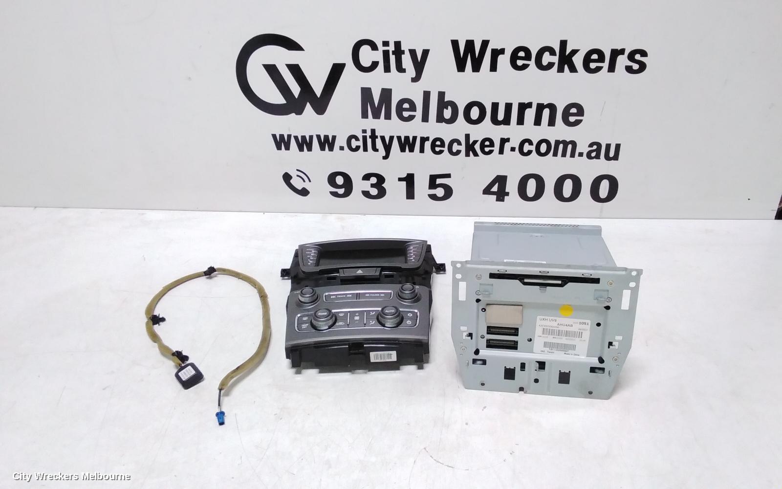 HOLDEN COMMODORE RADIO/CD/DVD/SAT/TV, DISPLAY/CONTROL PANEL ONLY, SINGLE DISC CD PLAYER, W/ SAT NAV, VE, HSV/CALAIS/SSV, 09/2009 - 04/2013 - Image 1