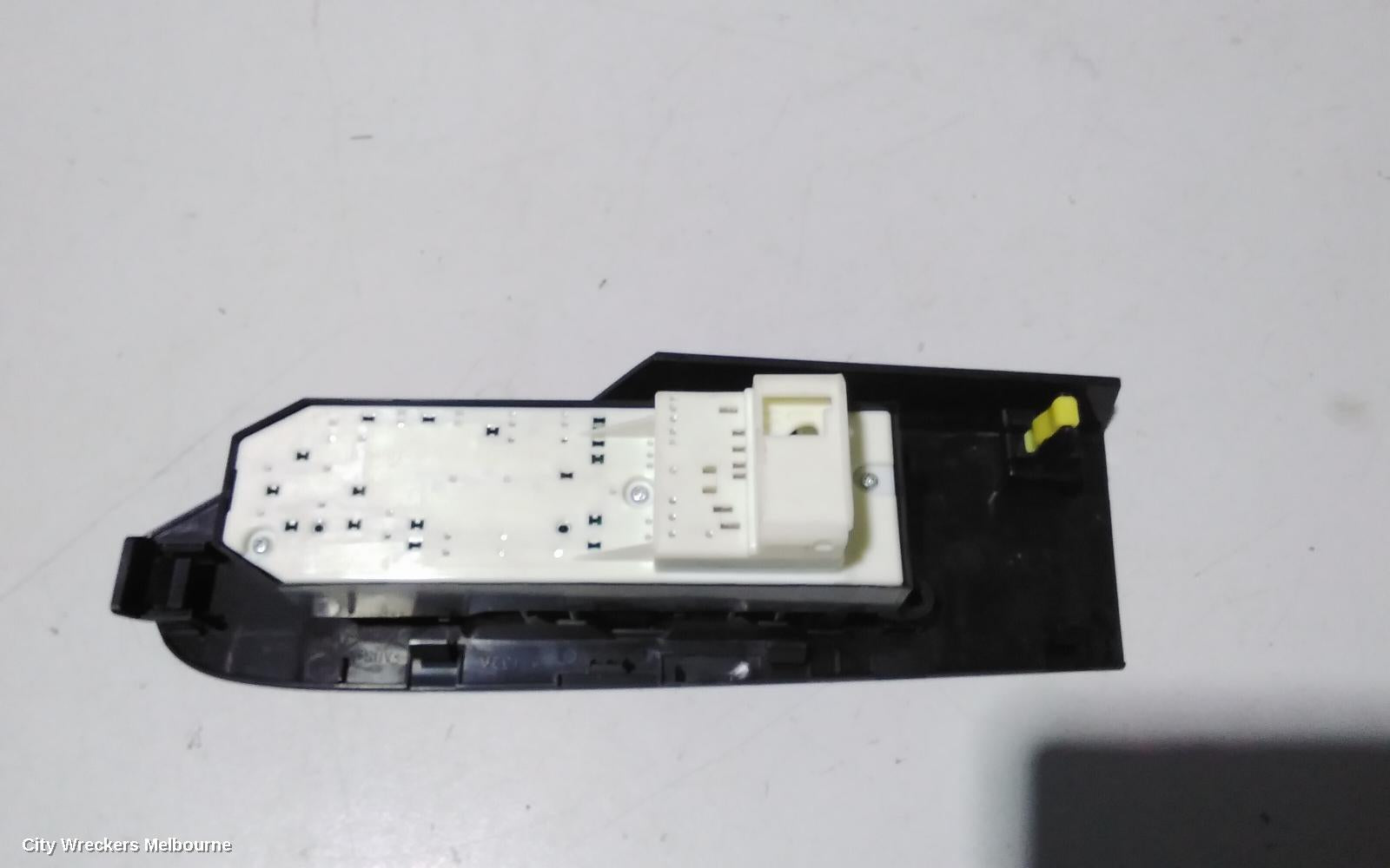 TOYOTA COROLLA PWR DR WIND SWITCH, RH FRONT (MASTER SWITCH), ZRE182R, HATCH, STANDARD, 03/2015 - 06/2018 - Image 3
