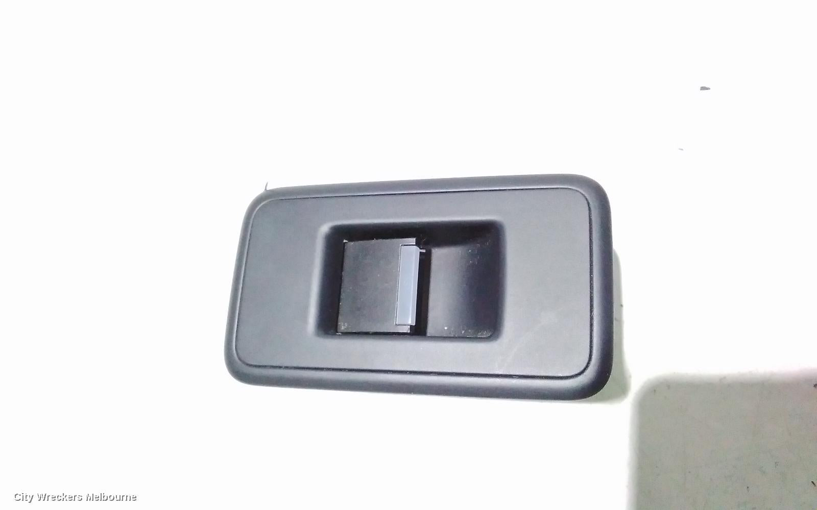 LAND ROVER RANGEROVER SPORT PWR DR WIND SWITCH, LH REAR, L494, 06/2013 - 04/2022 - Image 3