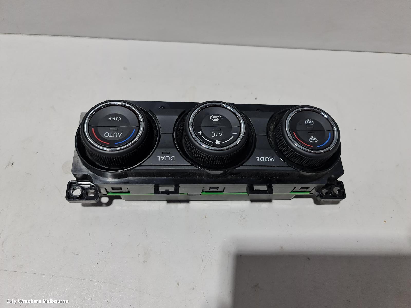 SUBARU XV HEATER/AC CONTROLS, CLIMATE CONTROL TYPE, G4X, 01/2012 ONWARDS - Image 1