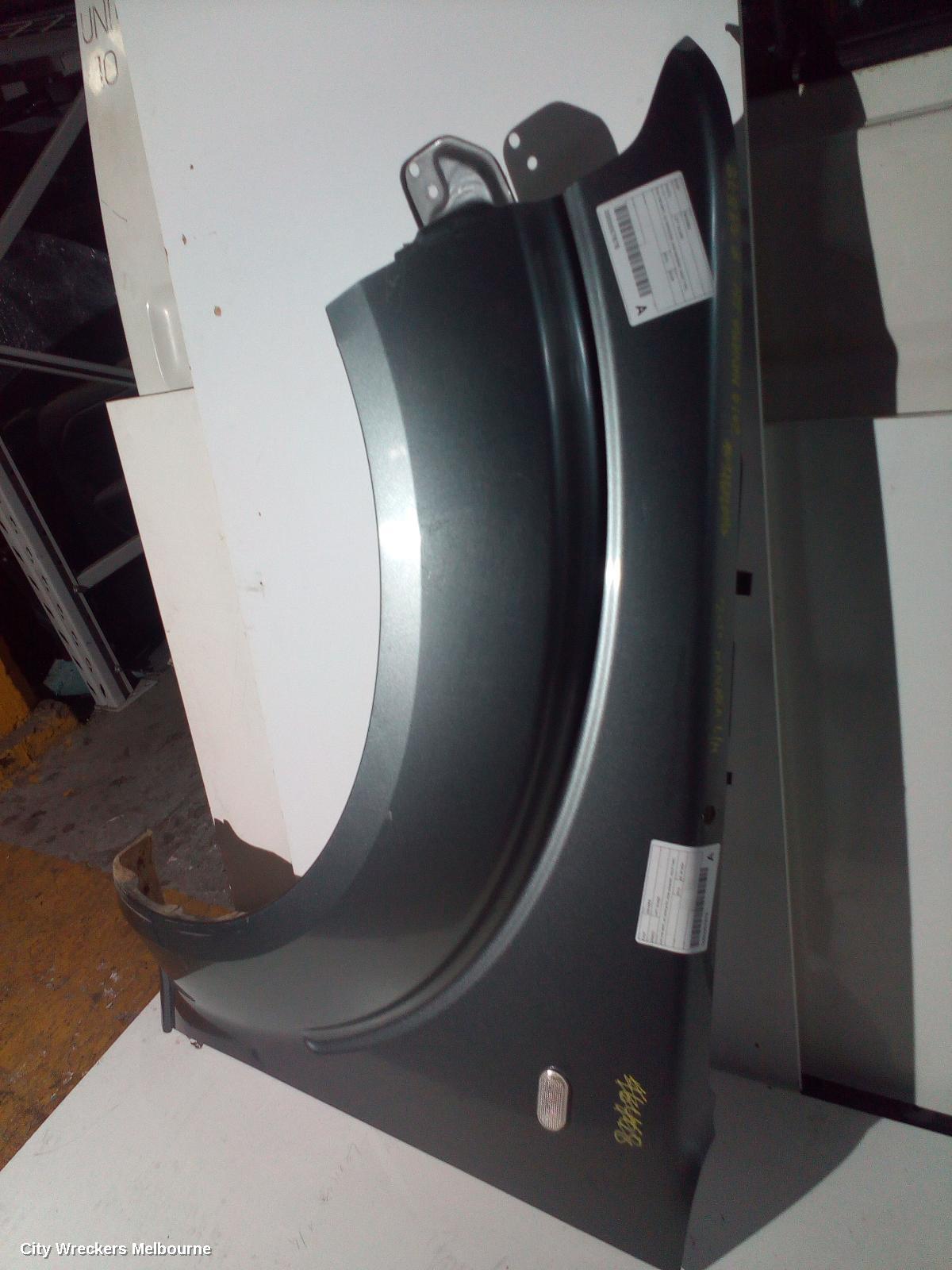 NISSAN NAVARA LEFT GUARD, D40 (VIN MNT), W/ REPEATER, NON SNORKEL HOLE TYPE, 09/2005 - 08/2015 - Image 3