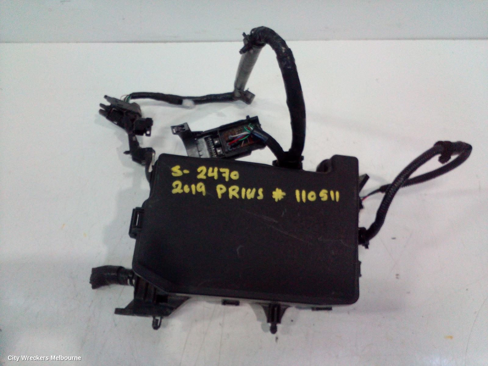 TOYOTA PRIUS FUSE BOX, ZVW40R, PRIUS V, ENGINE BAY, 05/2012 - 03/2021 - Image 2