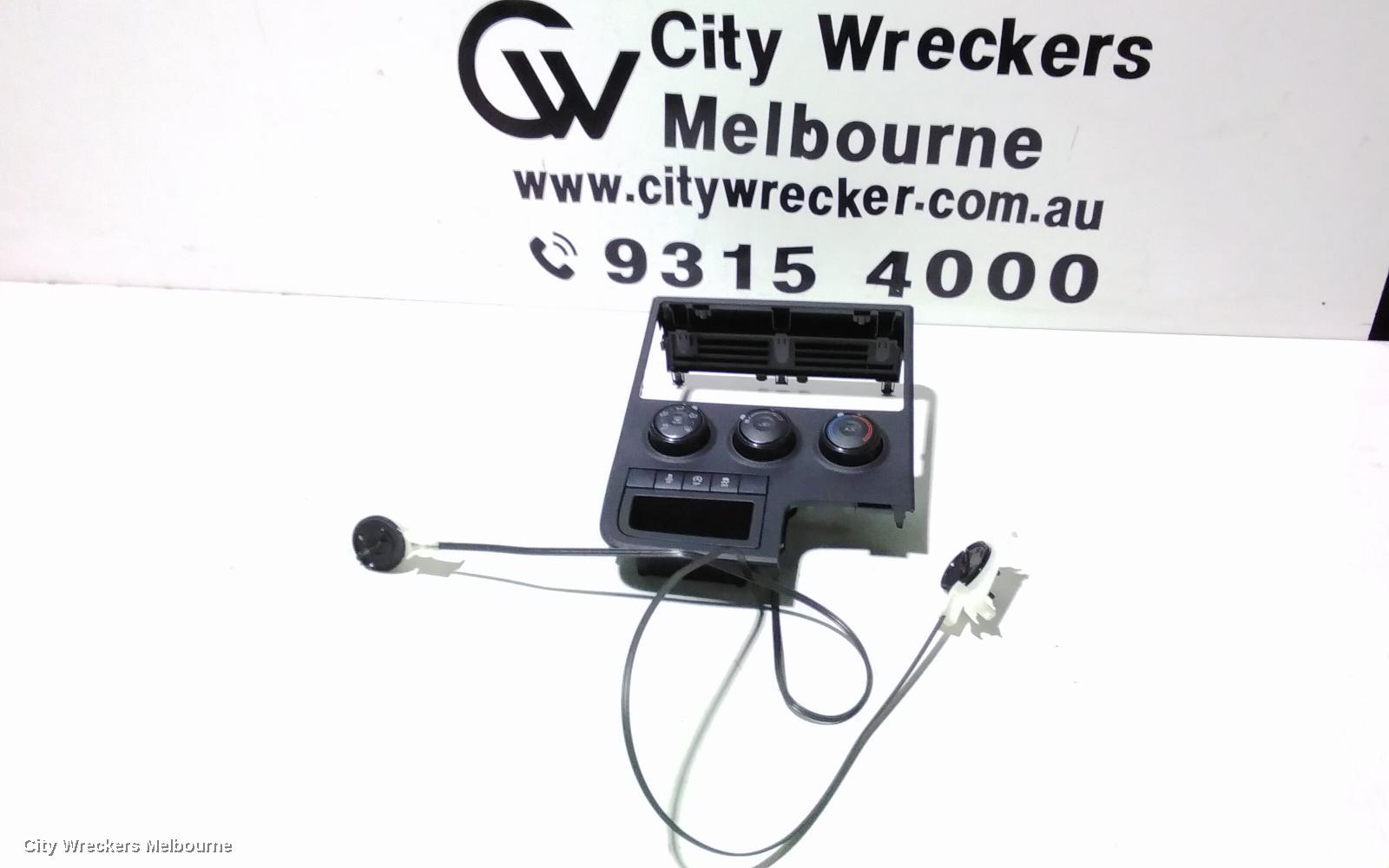 TOYOTA HIACE HEATER/AC CONTROLS, DUAL ZONE TYPE, 300 SERIES, 04/2019 ONWARDS - Image 1