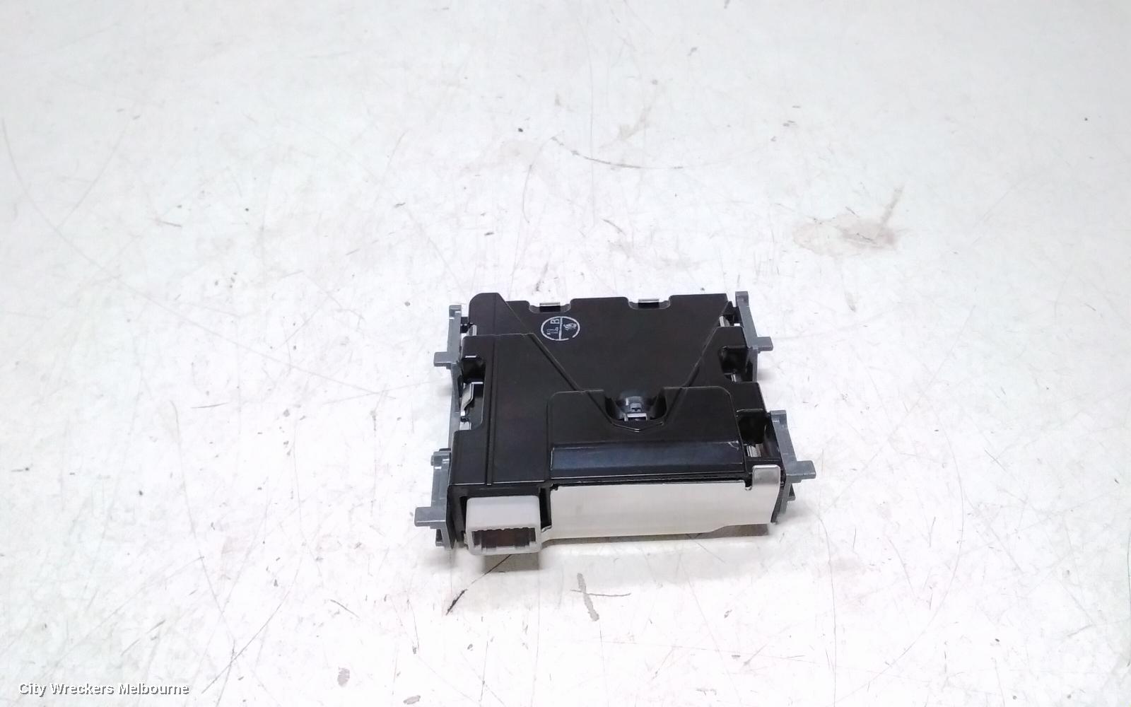 TOYOTA RAV4 REVERSE CAMERA, LANE DEPARTURE CAMERA, XA40, 12/2015 - 12/2018 - Image 1