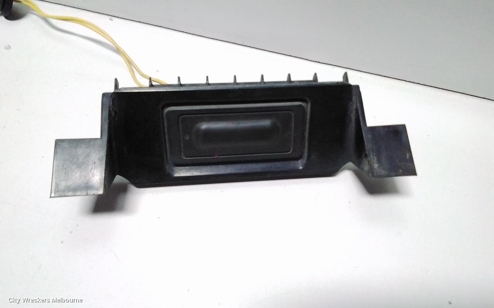 HOLDEN CAPTIVA TAILGATE HANDLE - Image 2