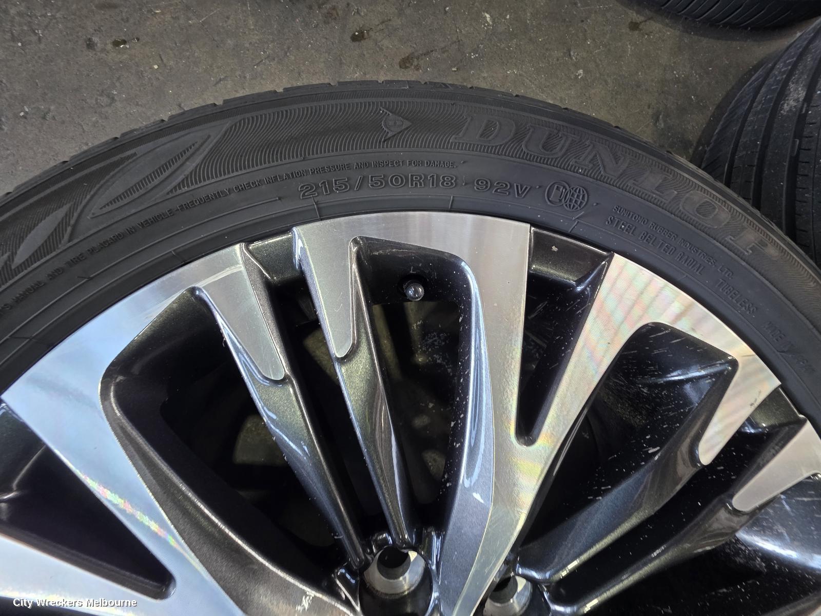 TOYOTA YARIS CROSS WHEEL MAG, FACTORY, 18X7IN, 5 Y SPOKE, BI-COLOUR, XP210, 06/2020 ONWARDS - Image 3