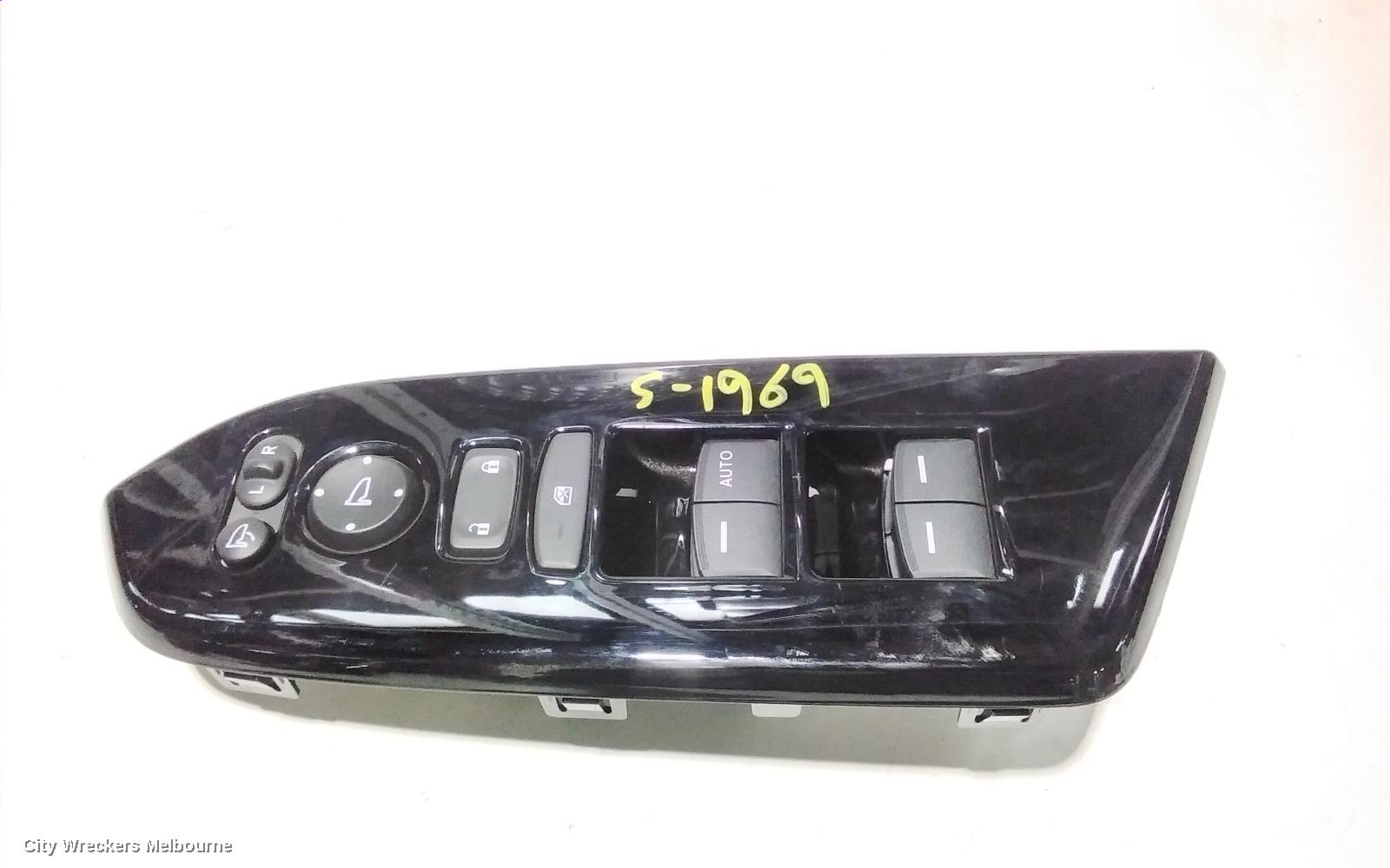 HONDA CRV PWR DR WIND SWITCH, RH FRONT (MASTER SWITCH), W/ AUTO DOWN ON RHF ONLY, RW, 05/2017 ONWARDS - Image 2