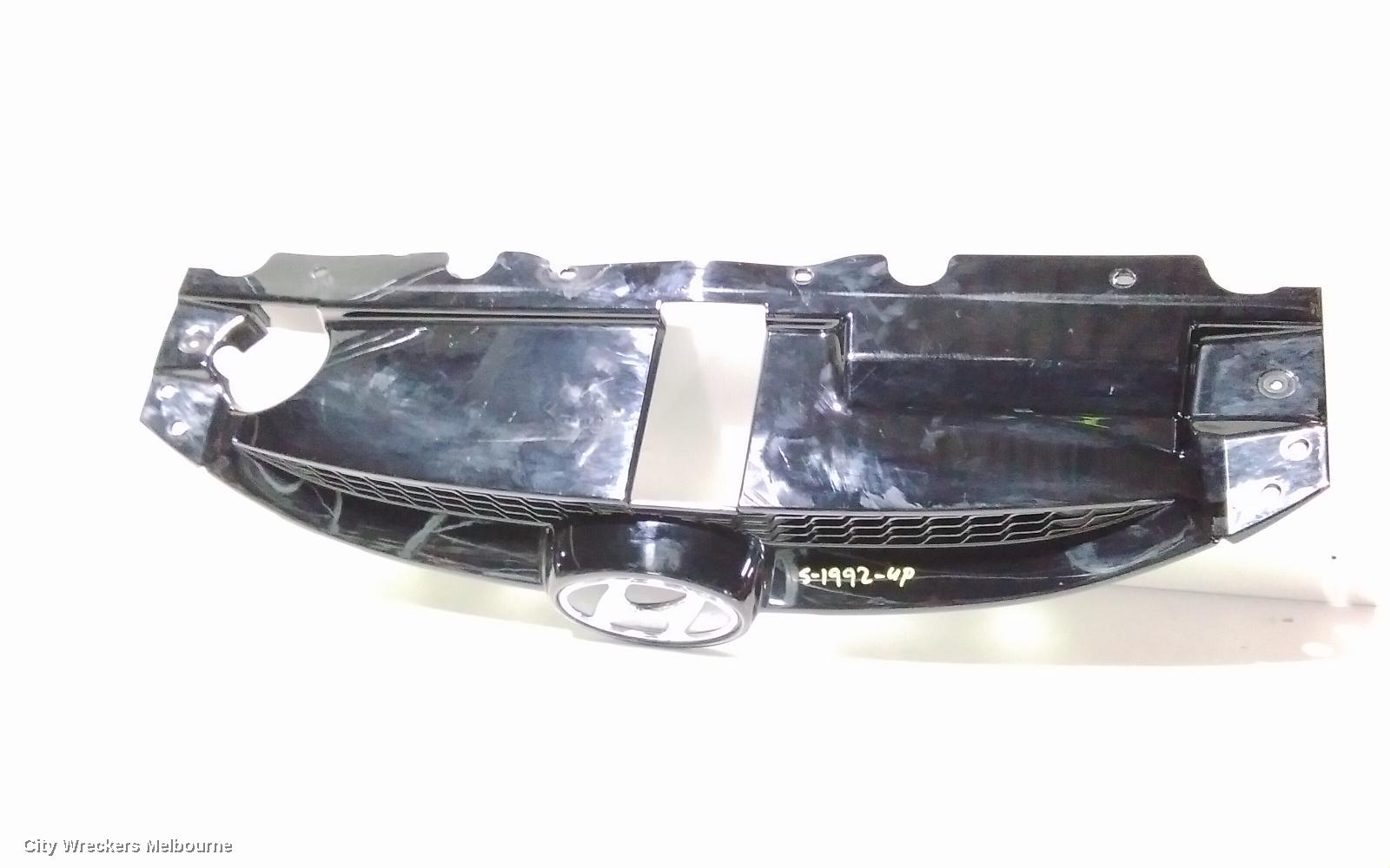 HYUNDAI IX35 GRILLE, BUMPER GRILLE, LM SERIES, ELITE/HIGHLANDER, 11/2009 - 01/2016 - Image 1