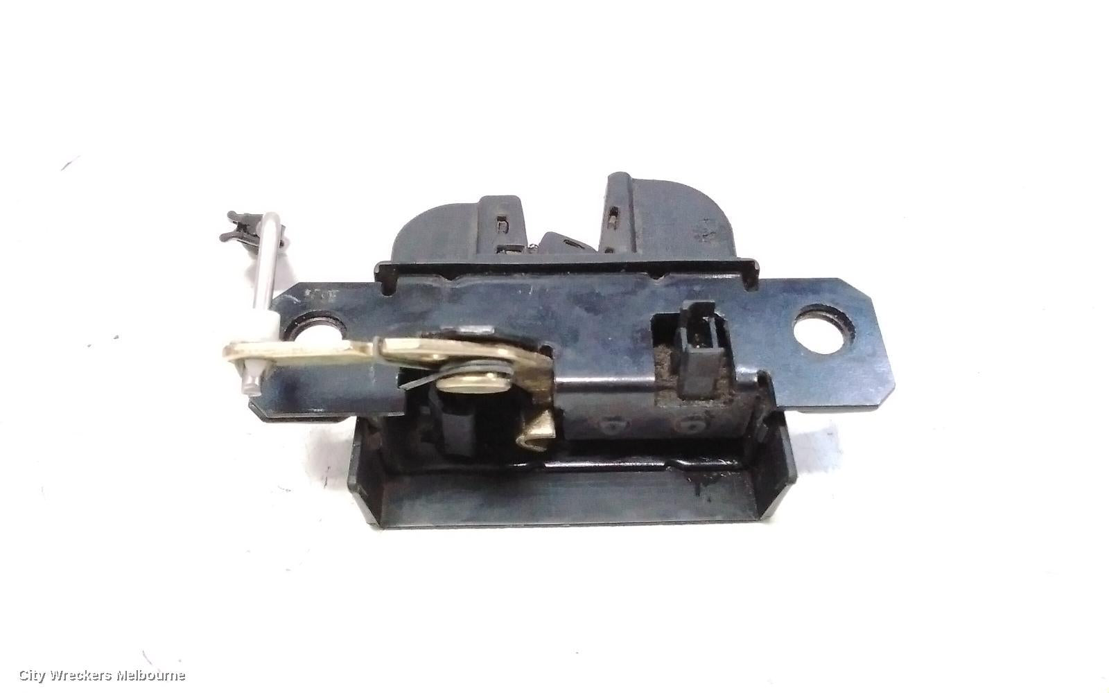 VOLKSWAGEN TRANSPORTER DOOR/BOOT/GATE LOCK, TAILGATE LOCK, T5, 08/2004 - 06/2015 - Image 3