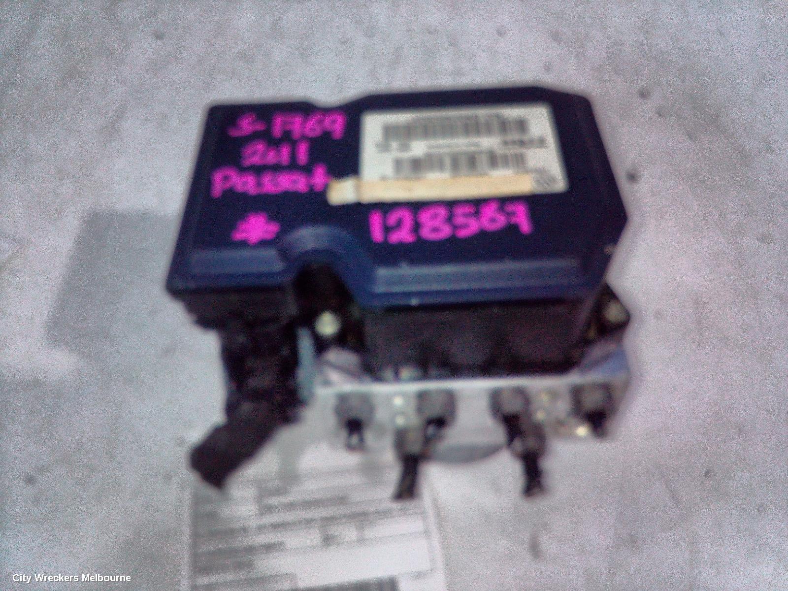 VOLKSWAGEN PASSAT ABS PUMP/MODULATOR, 3C/MK6 B6-B7, ON MODULE P/N 3AA614109AQ, 03/2006 - 05/2015 - Image 1