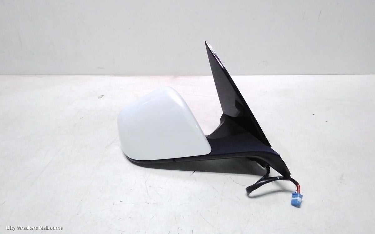 TESLA MODEL Y RIGHT DOOR MIRROR, 1ST GEN, POWER FOLD, 03/2022 ONWARDS - Image 1