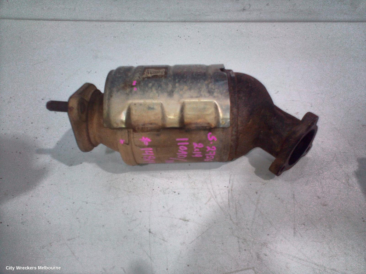 HYUNDAI ILOAD/IMAX CATALYTIC CONVERTER, DOWNPIPE-CAT TYPE, 2.5, DIESEL, BORG WARNER BRAND (3 BOLT), TQ, 07/2015 - 03/2021 - Image 1