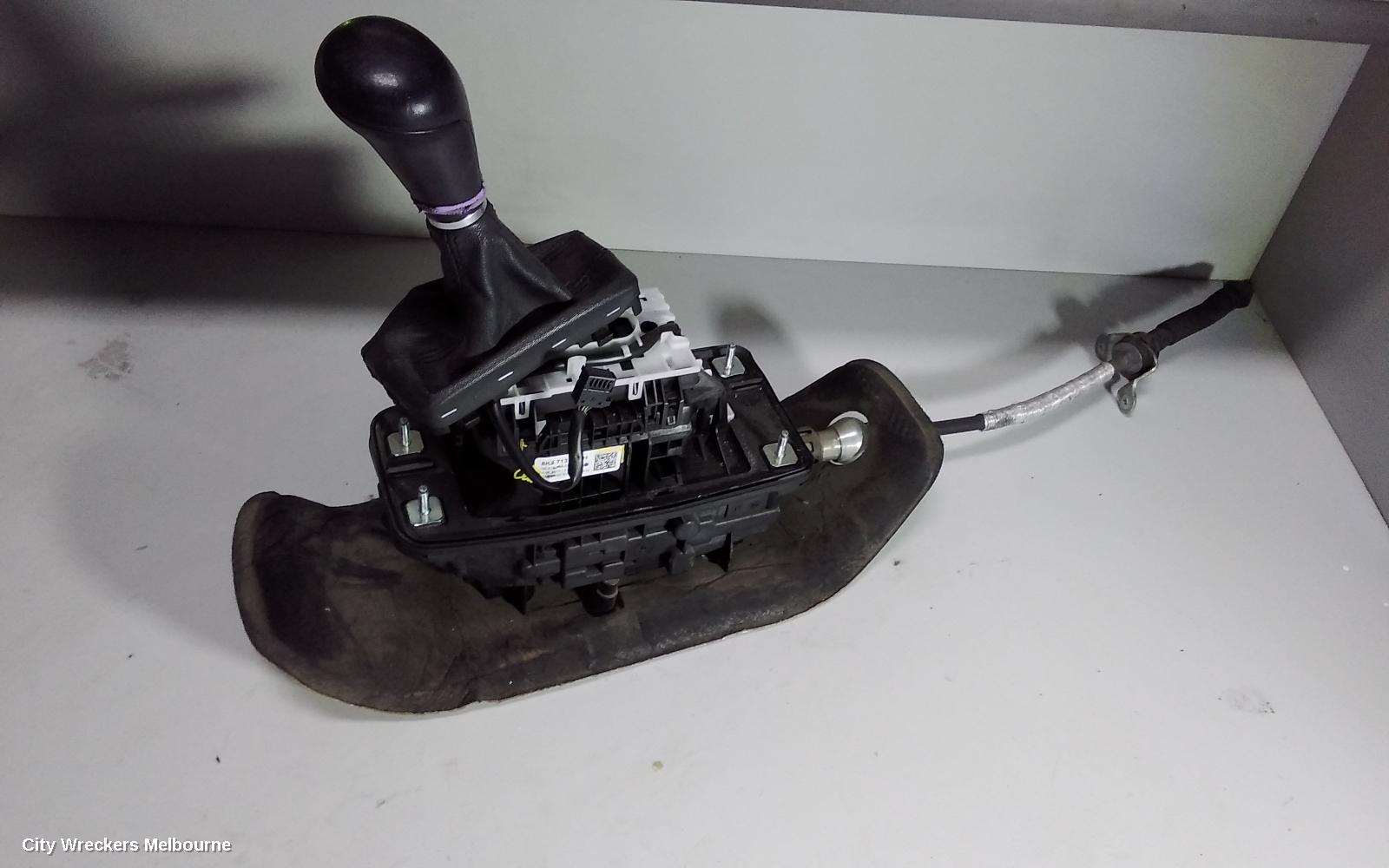 AUDI A4 GEAR STICK/SHIFTER, B8 8K, AUTO T/M, 07/2012 - 01/2016 - Image 2