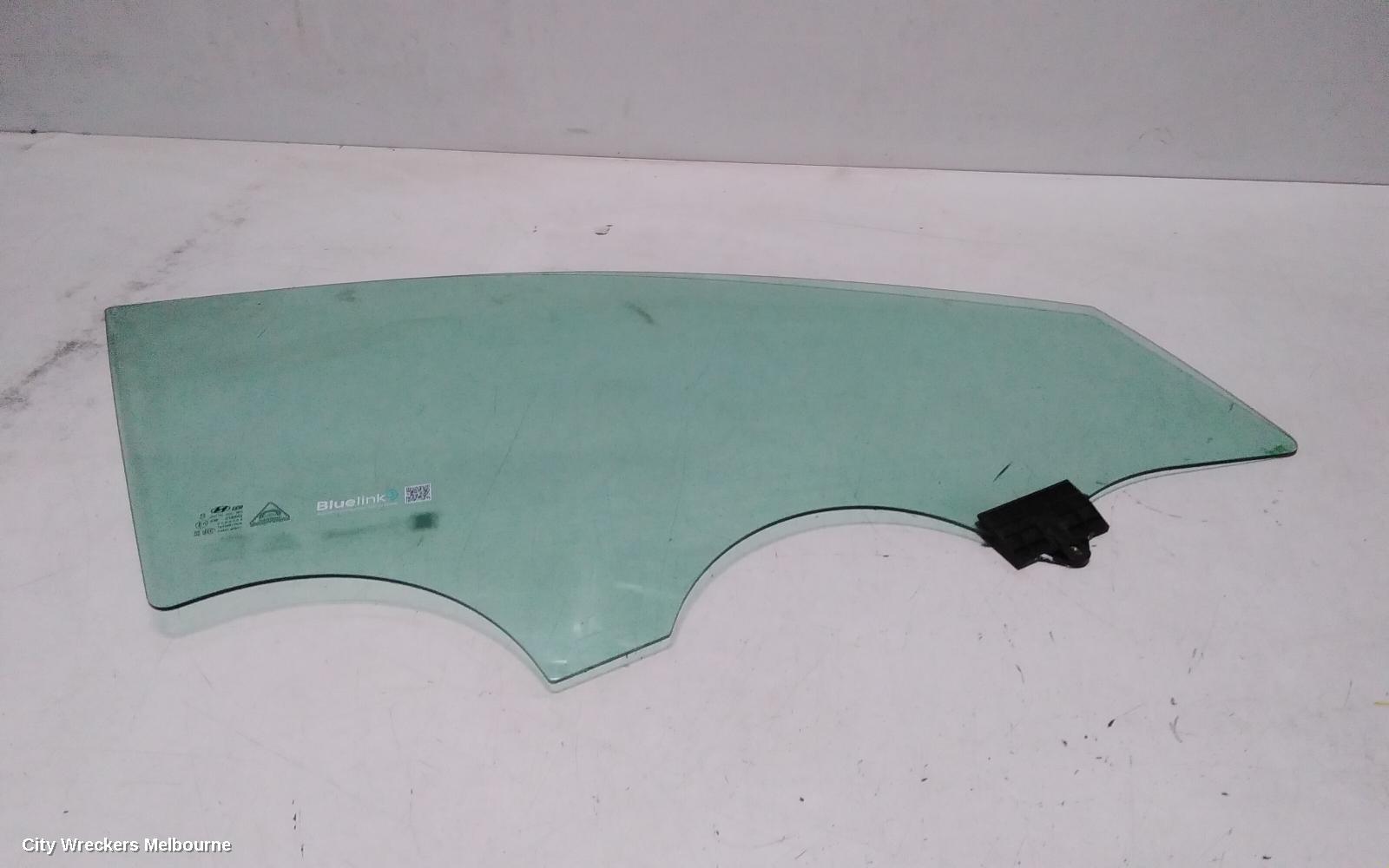 HYUNDAI TUCSON RIGHT FRONT DOOR WINDOW, NX4, GREEN TINT TYPE, 02/2021 ONWARDS - Image 1