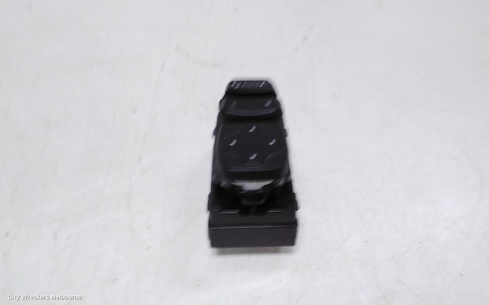 HYUNDAI KONA, OS, 09/2017 - 07/2023, MIRROR SWITCH: 109734 - Image 3