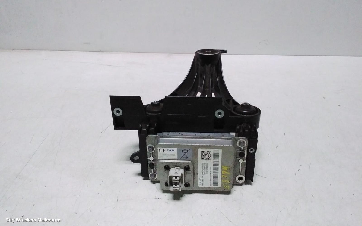 TESLA MODEL Y BATTERY, 1ST GEN, 16V VOLT BATTERY, 03/2022 ONWARDS - Image 2