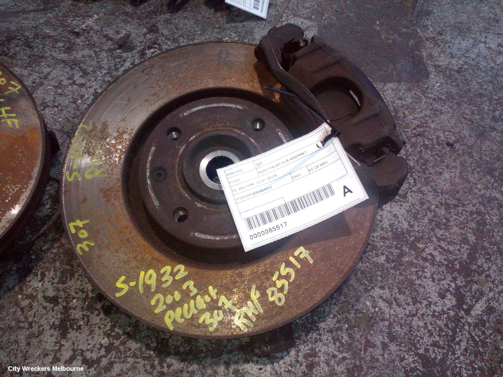 PEUGEOT 307 RIGHT FRONT HUB ASSEMBLY, T5, ABS TYPE, 12/2001 - 09/2005 - Image 1