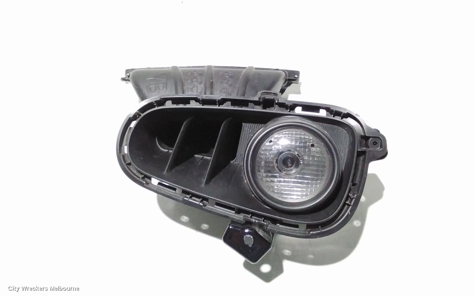 KIA RIO RIGHT INDICATOR/FOG/SIDE, BUMPER FOGLAMP, YB, PROJECTOR TYPE, 12/2016 ONWARDS - Image 1