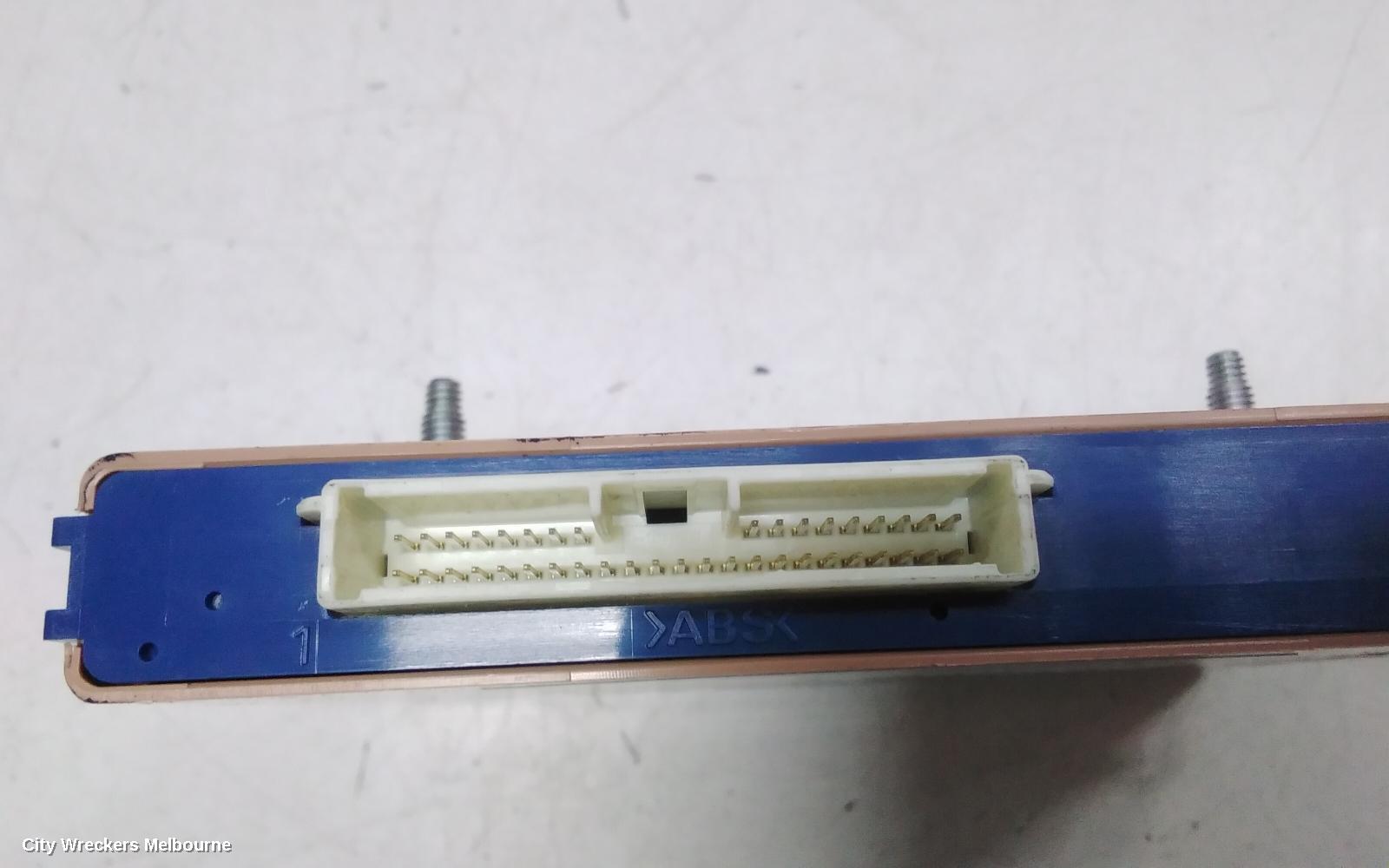 LEXUS IS250/IS250C, GSE20R, MISC SWITCH, 11/2005 - 12/2014, 89990-53014 THEFT-LOCKING SMART KEY CONTROL MODULE: 111185 - Image 3
