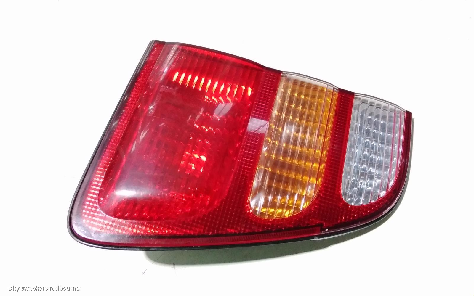 TOYOTA LANDCRUISER REAR GARNISH, 100 SERIES, TAILGATE LAMP (LH SIDE), 01/1998 - 08/2002 - Image 3