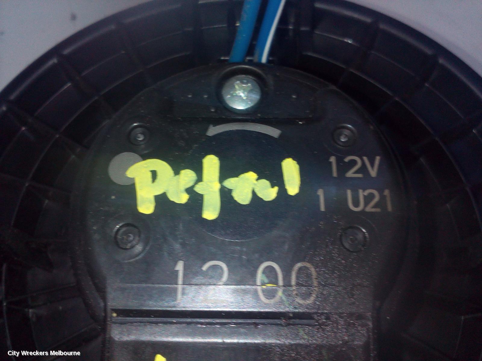 TOYOTA HIACE HEATER FAN MOTOR, FRONT, TRH/KDH, 03/2005 - 04/2019 - Image 2